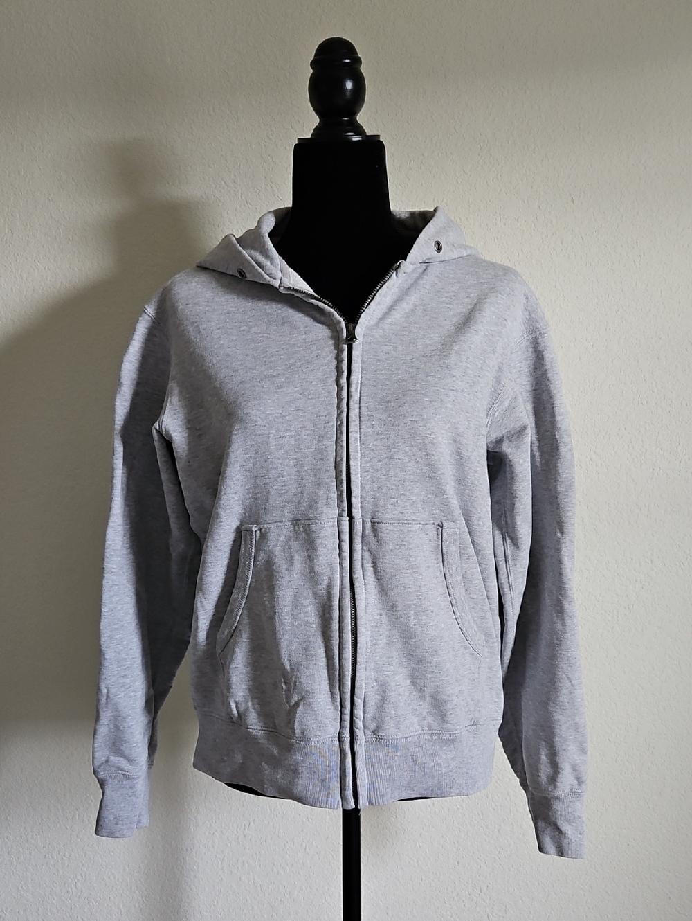 Uniqlo Men's Light Gray Full-Zip Hoodie